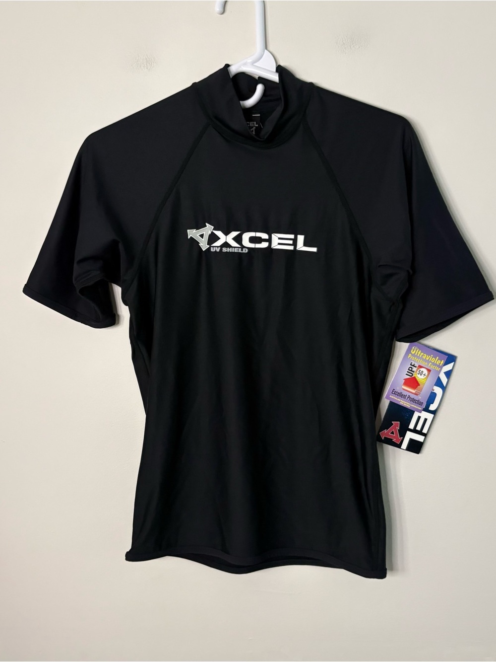 New Xcel Adult Medium Black Workout Swim Surf Shirt Sun Protection